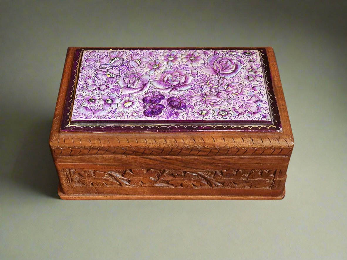 Wooden box for personalized jewellery storage with secret slider-