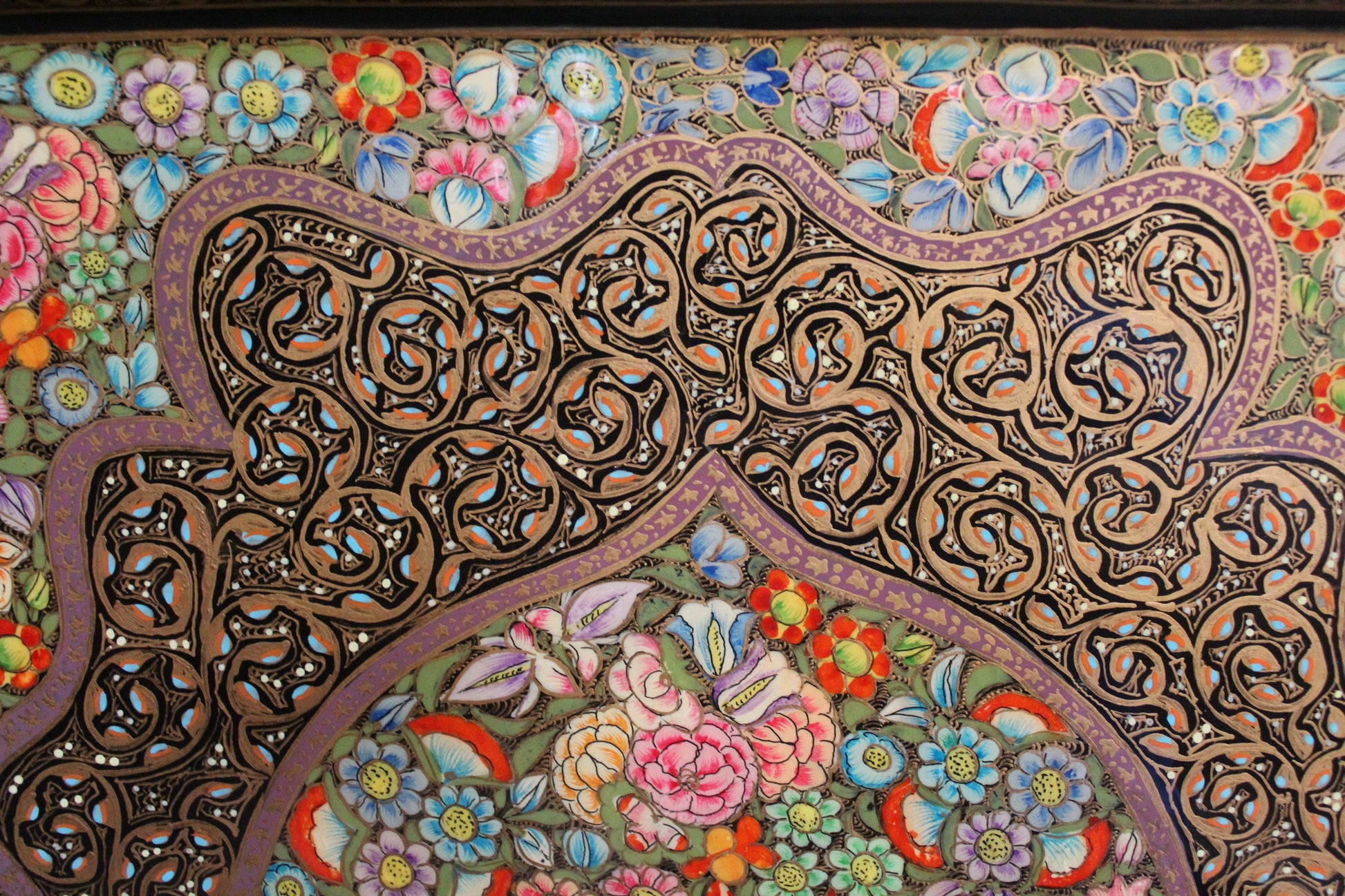 Kashmiri Wall Art Room Divider with fine Hazara floral paintings in a very unique decor style