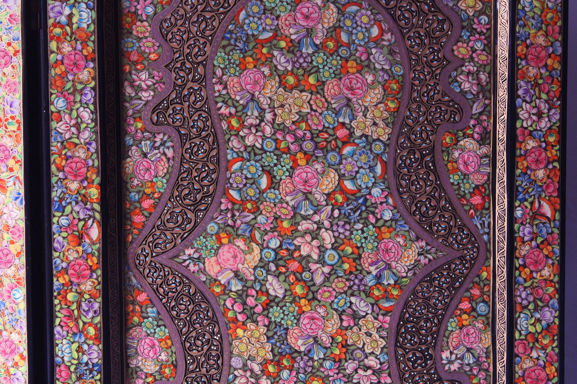 Kashmiri Wall Art Room Divider with fine Hazara floral paintings in a very unique decor style