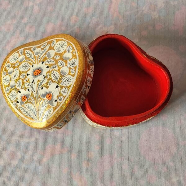 Petite heart boxes