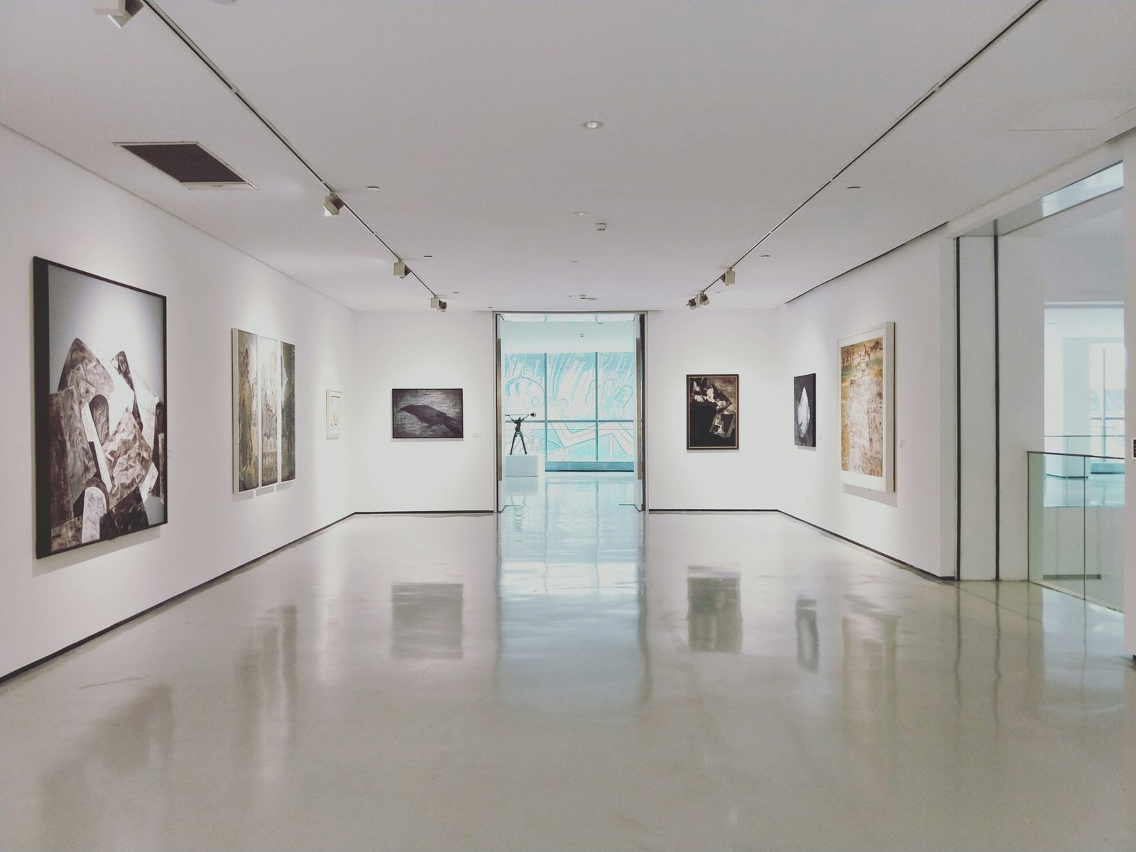 Read more about the article Mughal Arts Gallery: Preserving the Rich Cultural Heritage Through Handcrafted Masterpieces