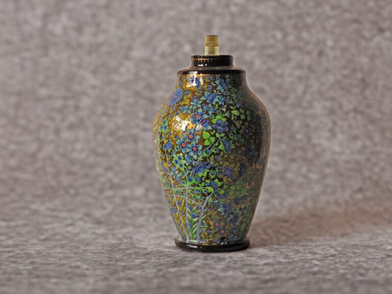 Read more about the article How to Make Stunning Paper Mache Lamps for Your Home