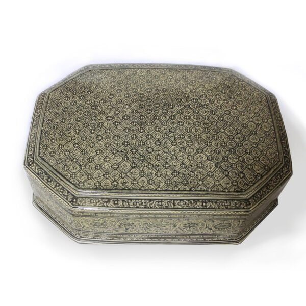 Vintage jewelry box from Kashmir: Cedar Jewelry Box Made of Lacquered Papier Mache