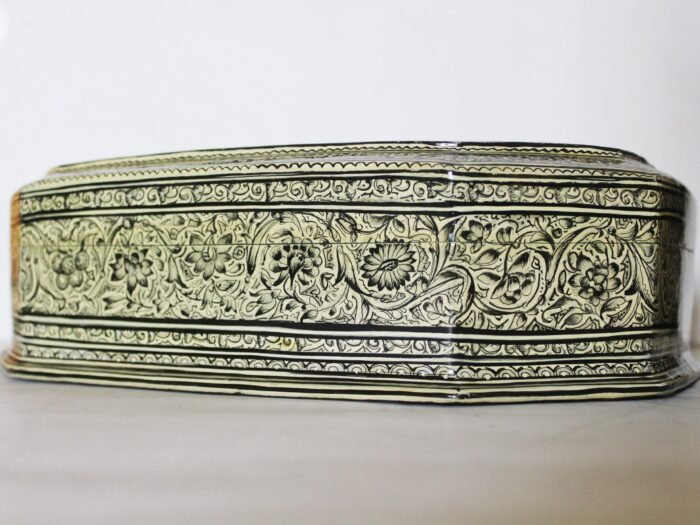 Exquisite Mystery Boxes,Vintage jewelry box from Kashmir: Cedar Jewelry Box Made of Lacquered Papier Mache
