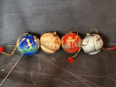Christmas
Gift Paper Mache Hanging Balls Decor - Embossed Desert Art Theme