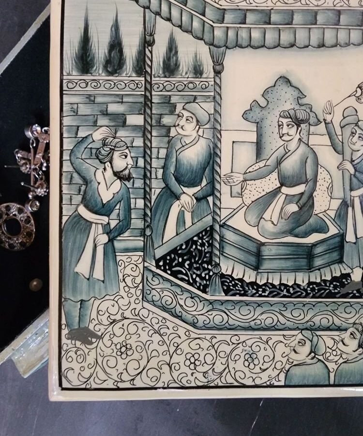 Mughal
hand painted small jewelry box art personalized gifts wooden with lid made
with paper mache folk art