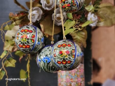 Handmade
decor bridesmaid gifts hanging decorative balls-