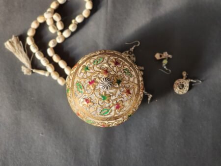 Mid
century engagement ring box : Kashmiri paper mache chinar embossed-