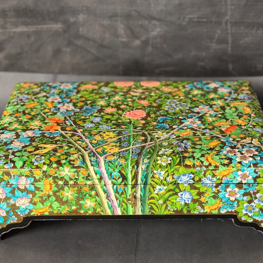 Wedding
antique jewelry box with lock, Flower and bird theme jewelry box, Wooden Real
gold painted trunk-