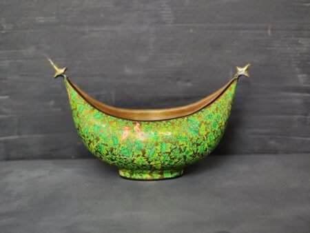 Handcrafted
Brass and Paper Mache Fruit Bowl - Timeless Artistry
