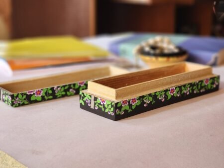 Wooden
gift ring box with painted lacquered daffodil delight-8 inches-