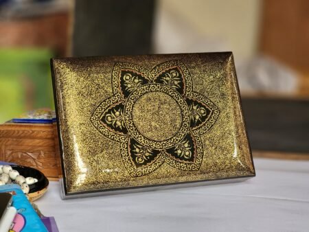 Handmade
bracelet box