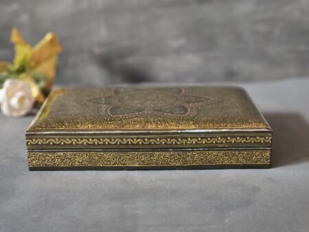 Handmade
bracelet box