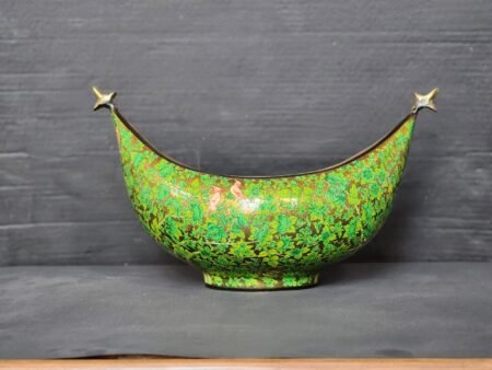 Handcrafted
Brass and Paper Mache Fruit Bowl - Timeless Artistry