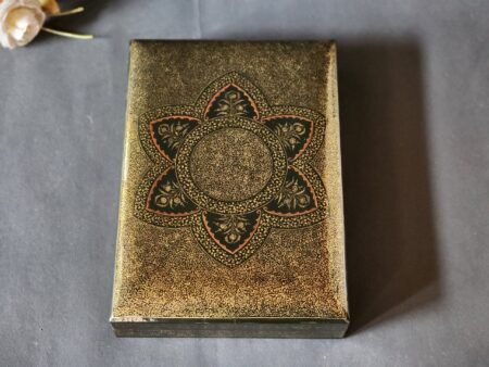 Handmade
bracelet box