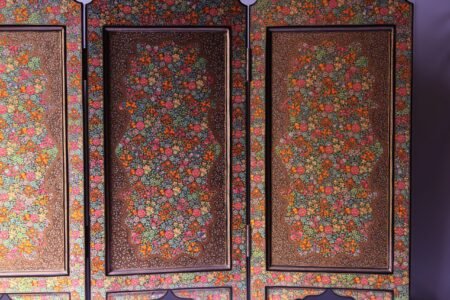 Kashmiri
Wall Art Room Divider with fine Hazara floral paintings in a very unique
decor style