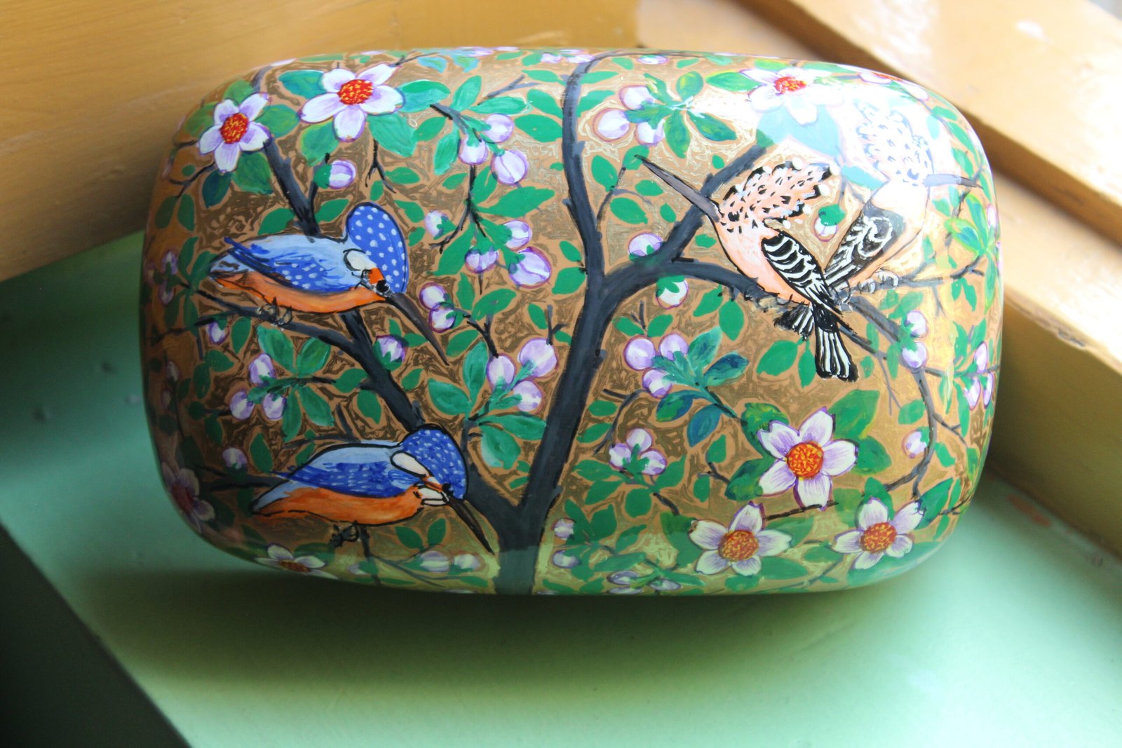 Kingfisher & Hoopoe Garden Paper Mache Box – 7x4 Inch Hand-Painted Kashmiri Art - Image 4