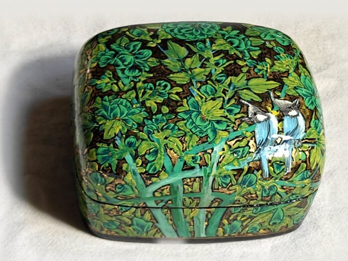 Emerald green papier mache box, Emerald Garden No. 2, hand-painted with a pair of crested bulbuls and real 24K gold strokes, with the lid on